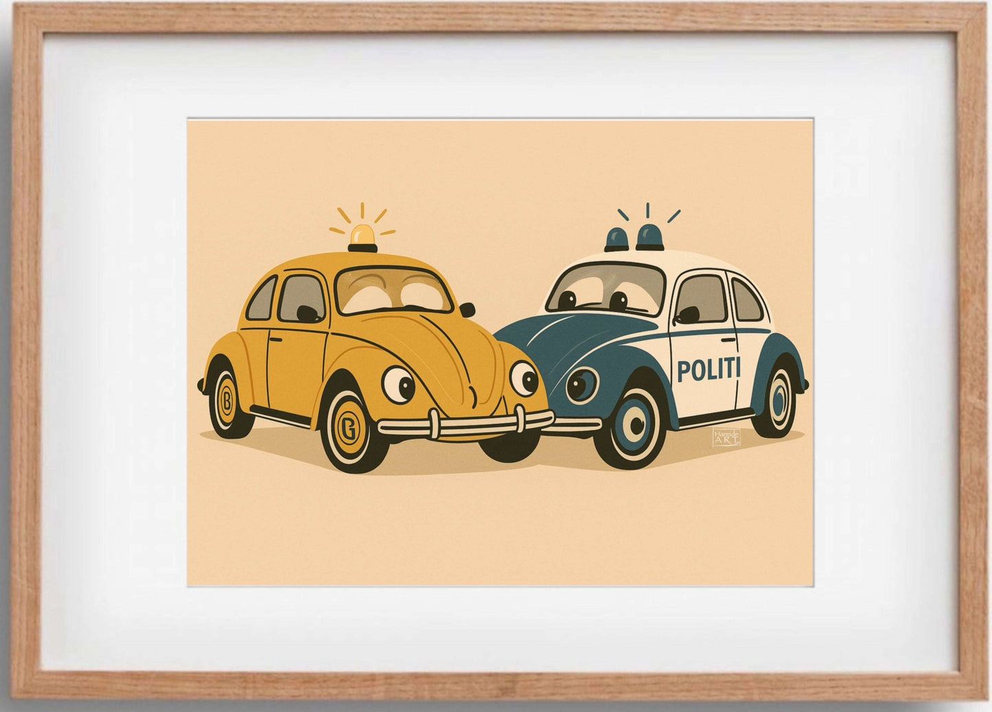 To glade bobler – nostalgisk 60-tallsmotiv med gul VW-boble og blå politibil ansikt til ansikt, kunstprint av HareideART