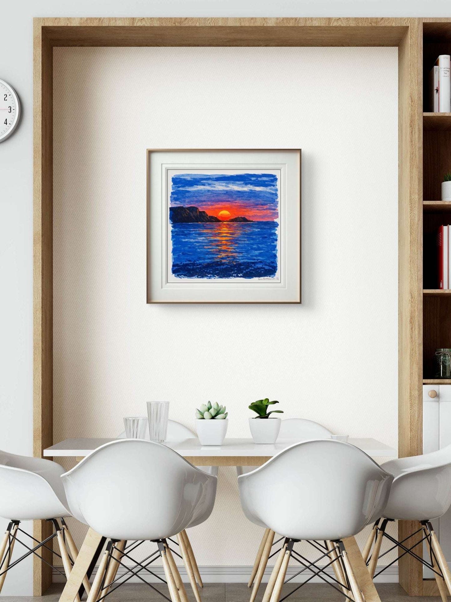 Abstrakt kunstprint med varme gule og røde soltoner som smelter sammen med dype blå havnyanser av HareideART