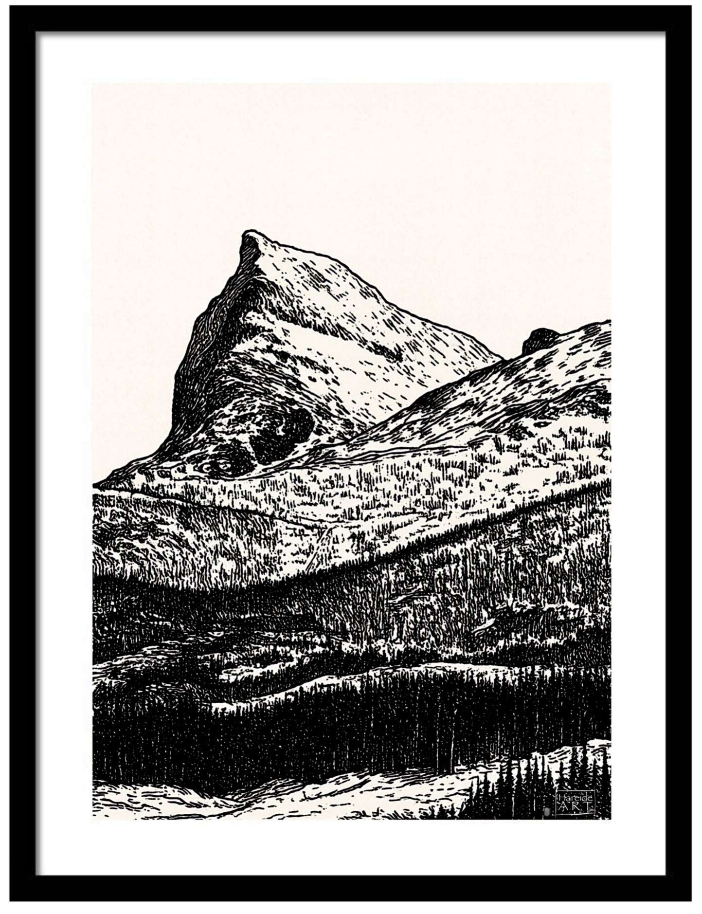 Tøttatoppen blekktegning Narvik – detaljert blekktegning av ikonisk fjelltopp ved Narvik i klassisk stil, kunstprint av HareideART
