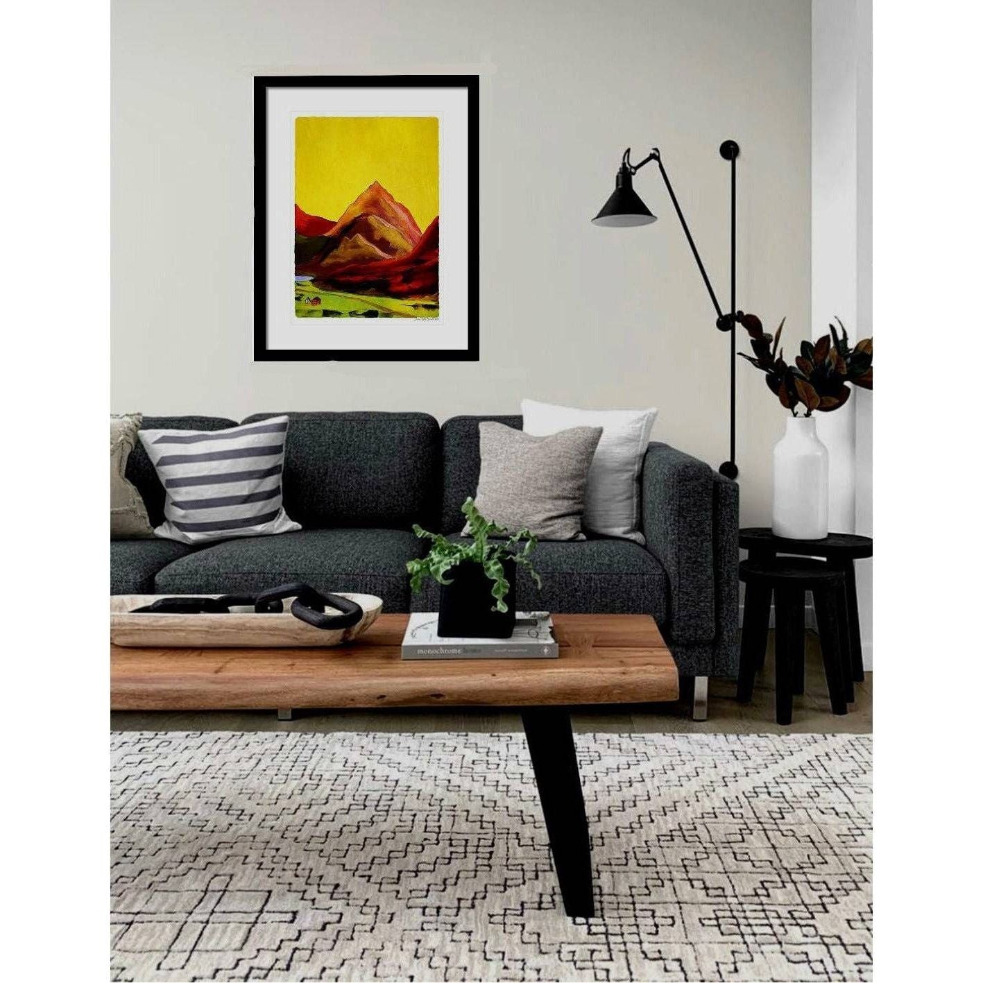 Sjø og bondegård under fjellet - HareideART