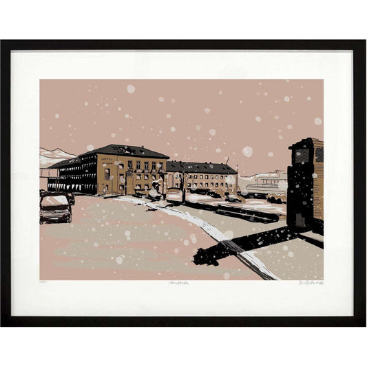 Ankenes Herredshus Narvik i sort ramme – historisk bygning med snø og vinterlys, kunstprint av HareideART