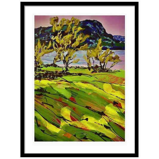 Bjørk ved sjøen er et abstrakt naturbilde som fanger en tidlig sommerdag i fra den nordlige landsdelen.   Fargene er lyse da blader og gress er nylig sprunget ut.  Giclee trykk fra HareideART