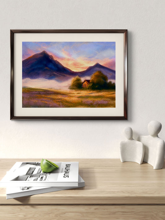 Før tåken letter – sensommermorgen ved fjellkoie med tåke over markene og dugg i lyngen, mens solen så vidt treffer fjelltoppene – stille, rolig stemning i digitalt giclée-kunsttrykk av Svein Ove Hareide, HareideART