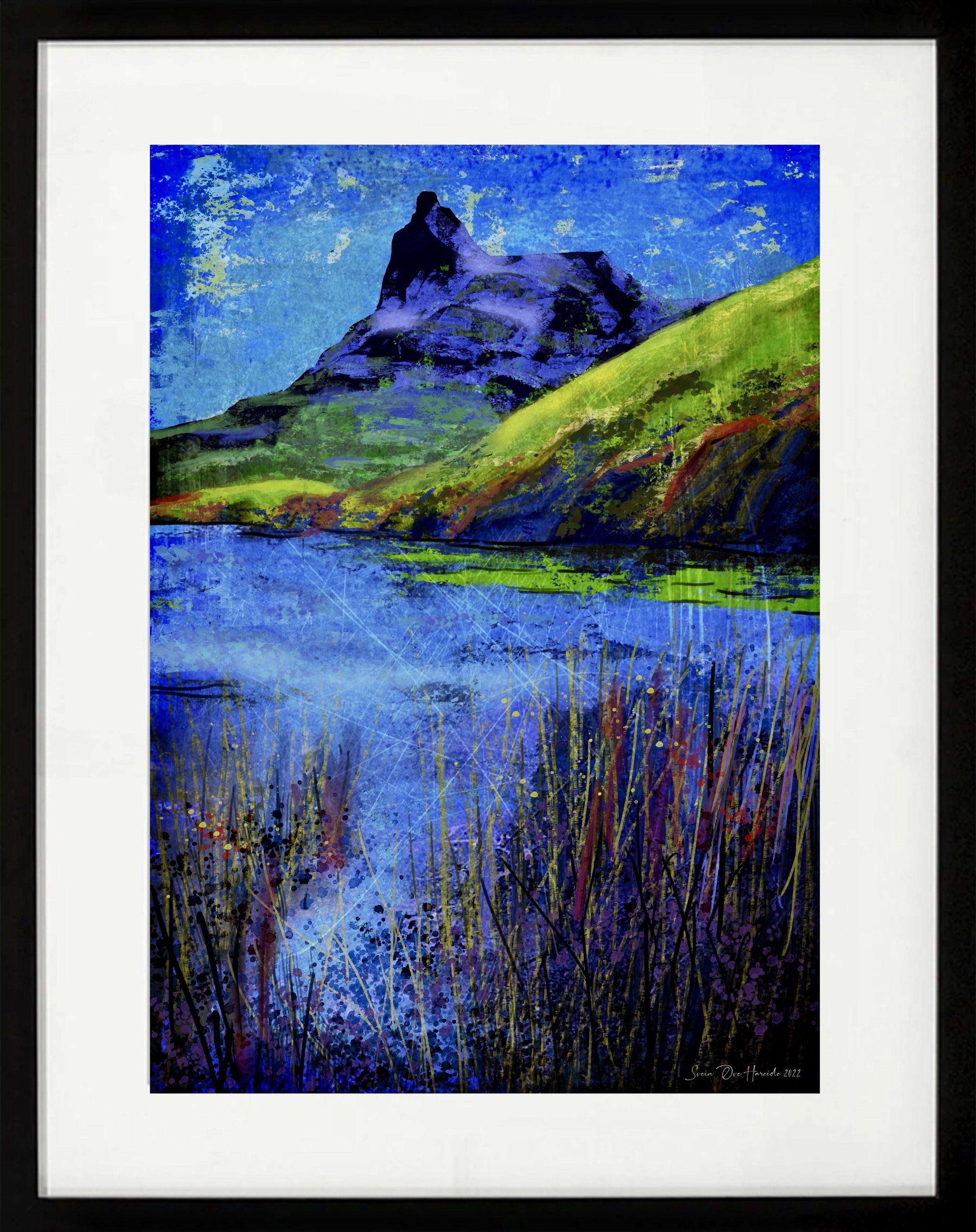 Tøttatoppen Narvik – abstrakt kunstprint av ikonisk fjell ved Narvik i ekspressivt og fargerikt fargespill, kunstprint av HareideART