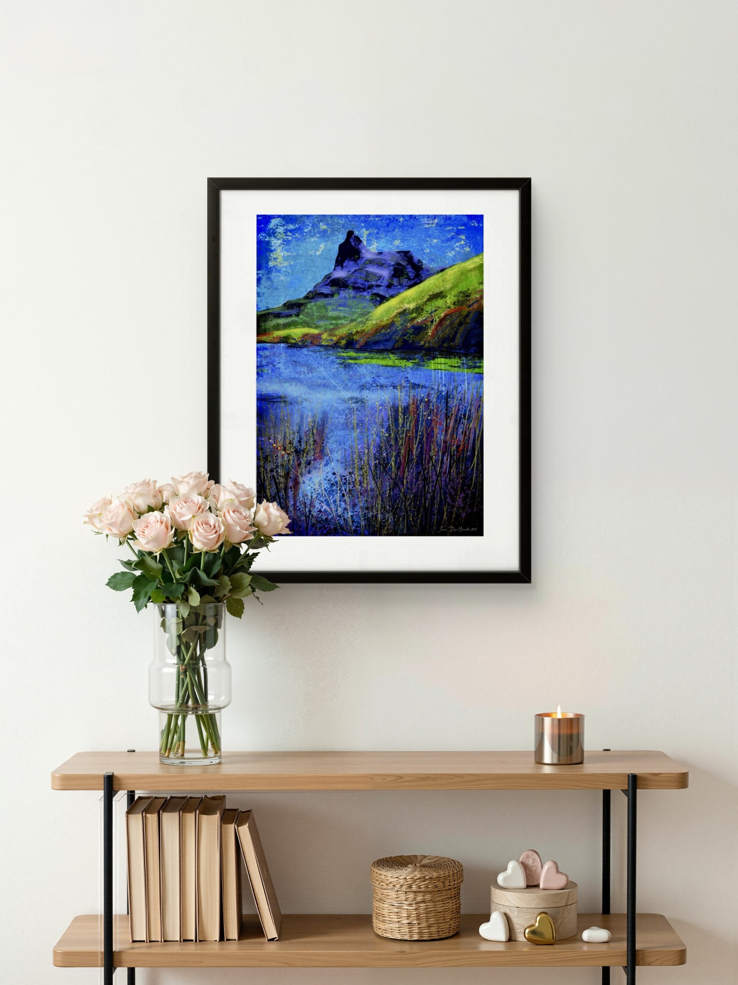 Abstrakt digitalt kunstprint av Tøttatoppen - det ikoniske fjellet ved Narvik sett i ekspressivt fargespill, malt av HareideART. 1