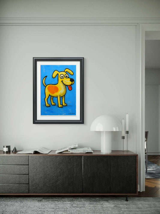 The happy dog med logrende hale