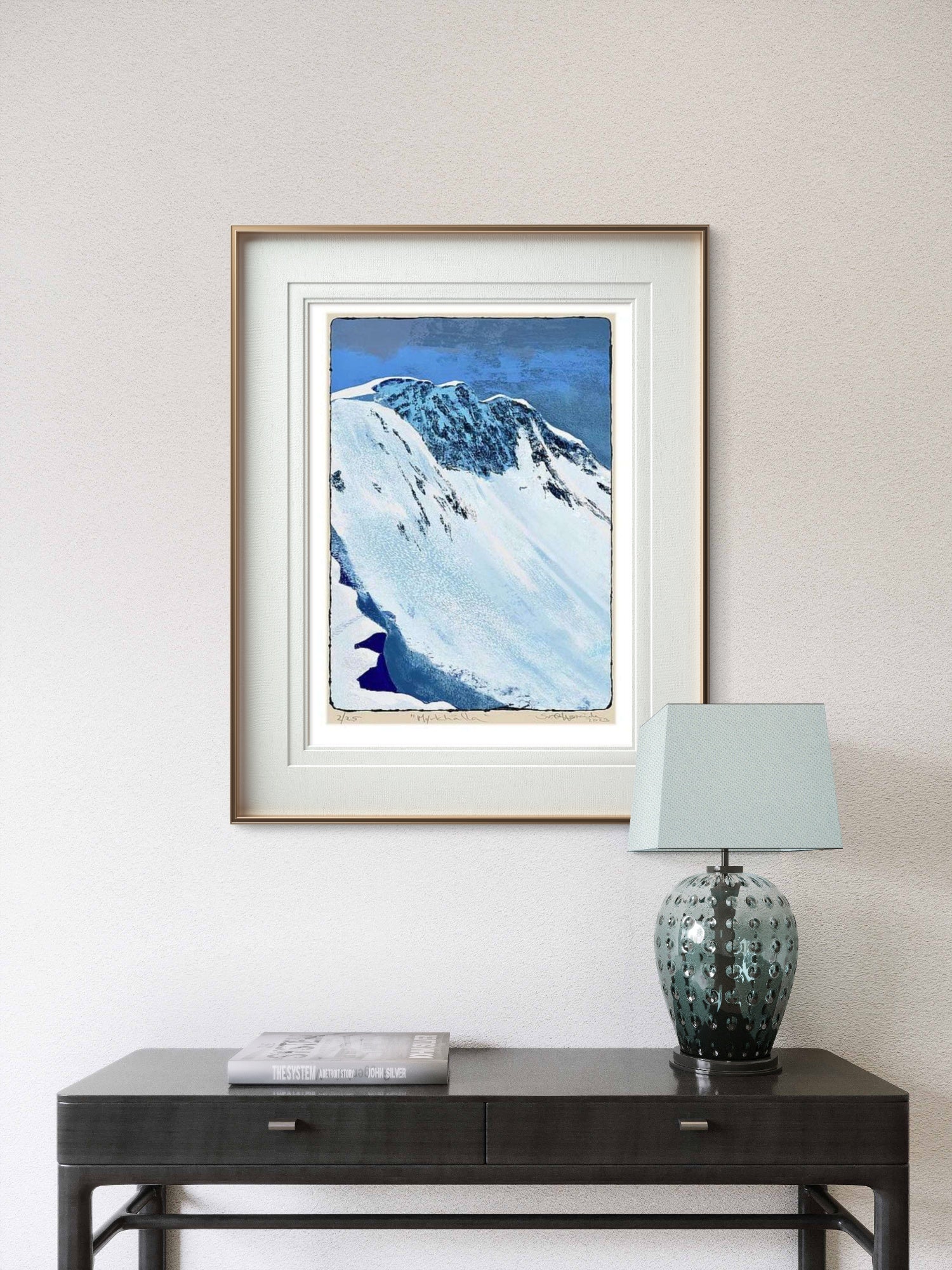 Mørkhålla Narvik kunstprint – nærbilde av dype blå fargenyanser og struktur i giclée-trykket